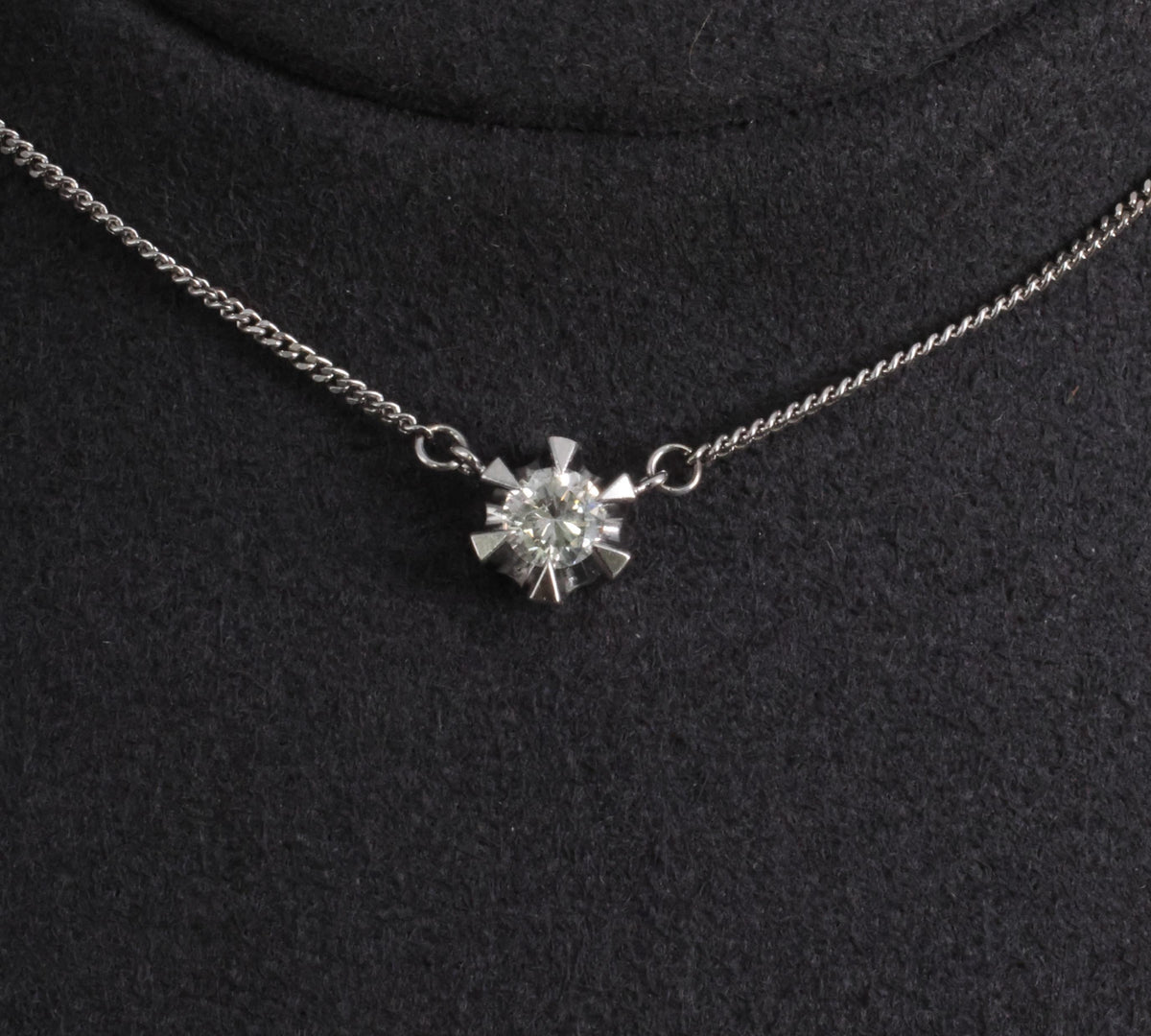 0.35ct GH/VS Natural Untreated Diamond Platinum Pendant Snowflake Necklace