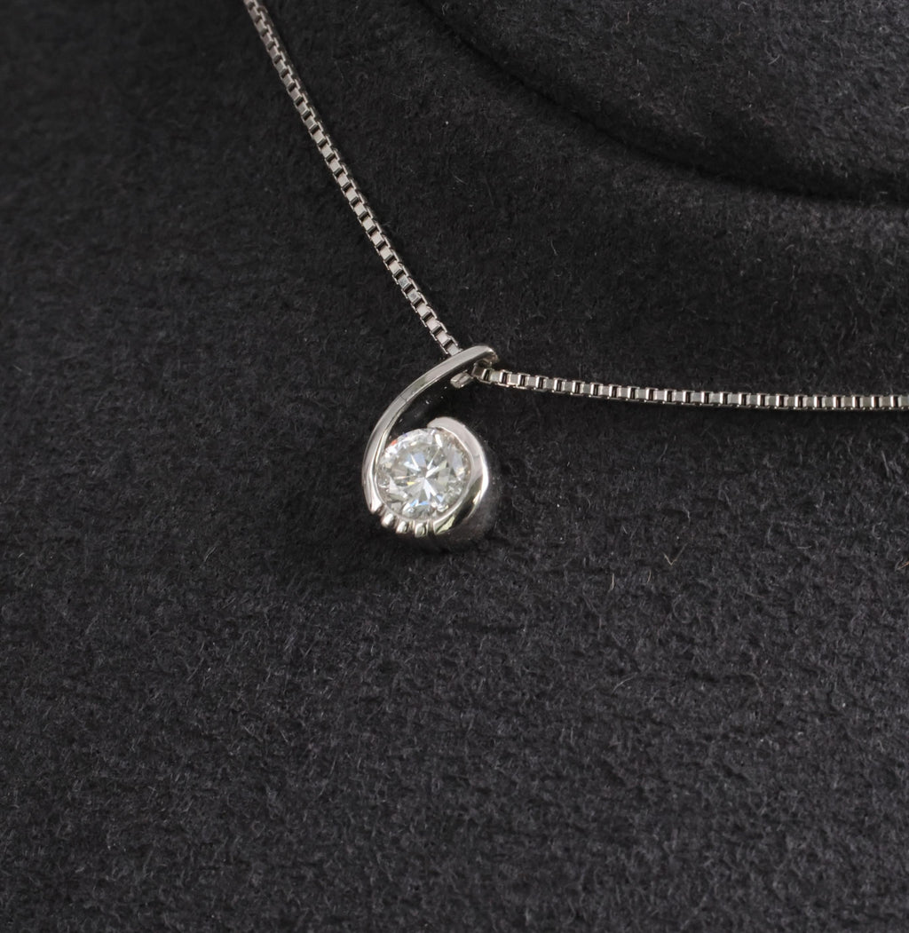 Fine 0.36ct Round Cut Natural Diamond & Platinum Tear Drop Snake Necklace