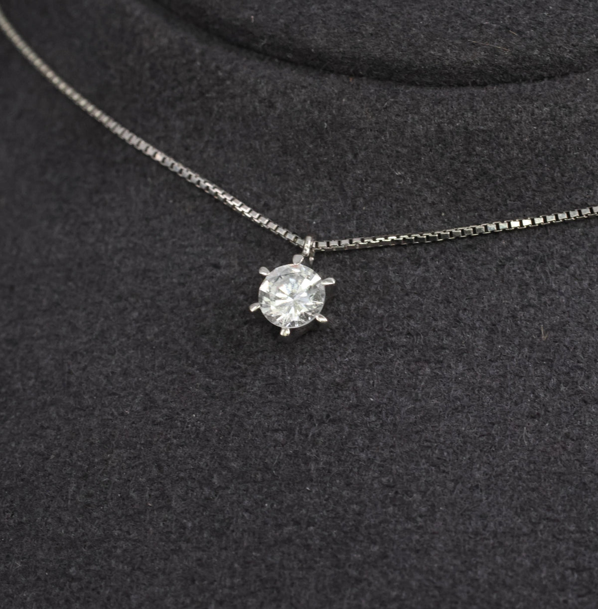 Classic 0.35ct Round Natural Untreated Diamond Platinum Pendant Necklace