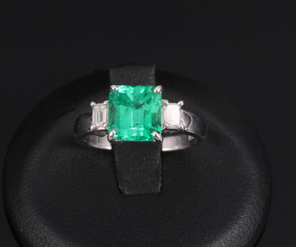 Fine 1.98ct GIA Colombian Emerald & 0.28ct Diamond Platinum Ring, Size 6.25