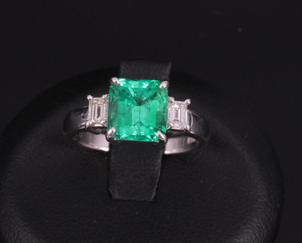 Fine 1.98ct GIA Colombian Emerald & 0.28ct Diamond Platinum Ring, Size 6.25