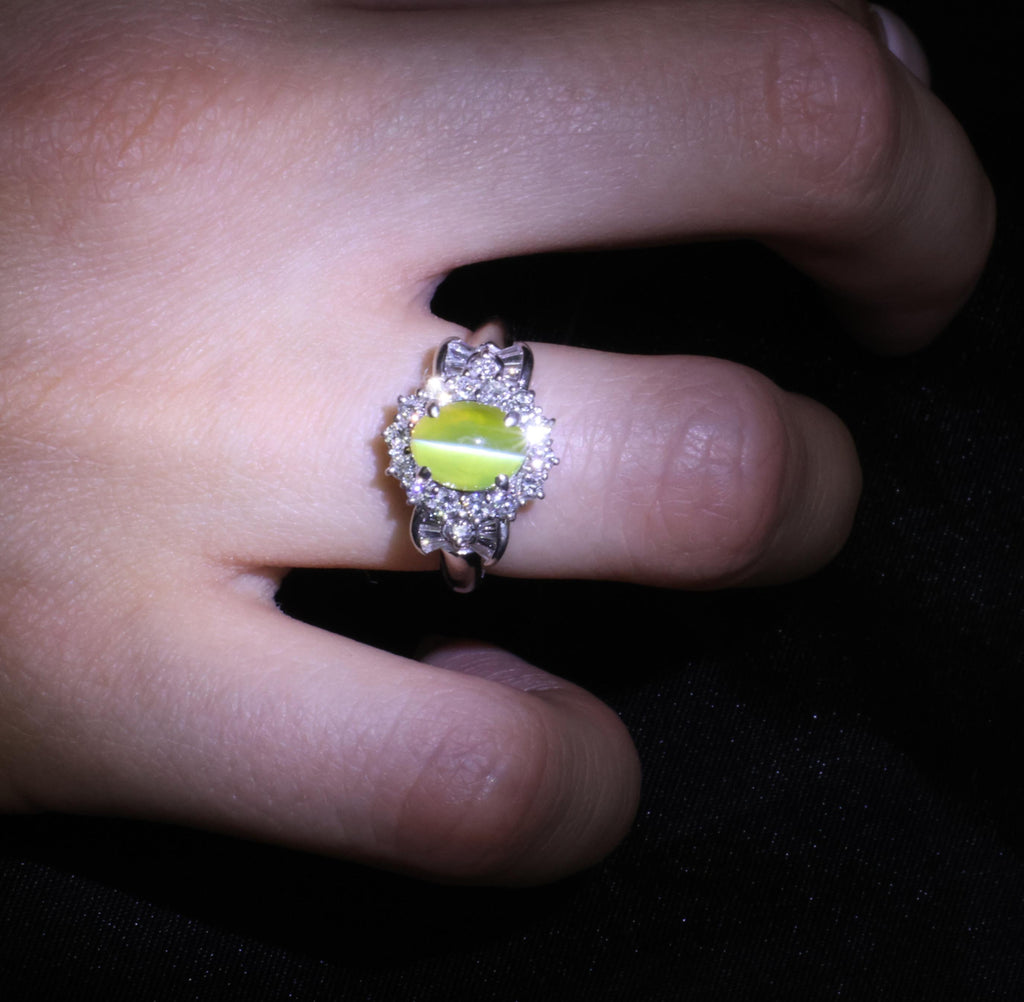 Fine 2.98ct Natural Chrysoberyl Cat's Eye & 0.63ct Diamond Platinum Ring, Size 6