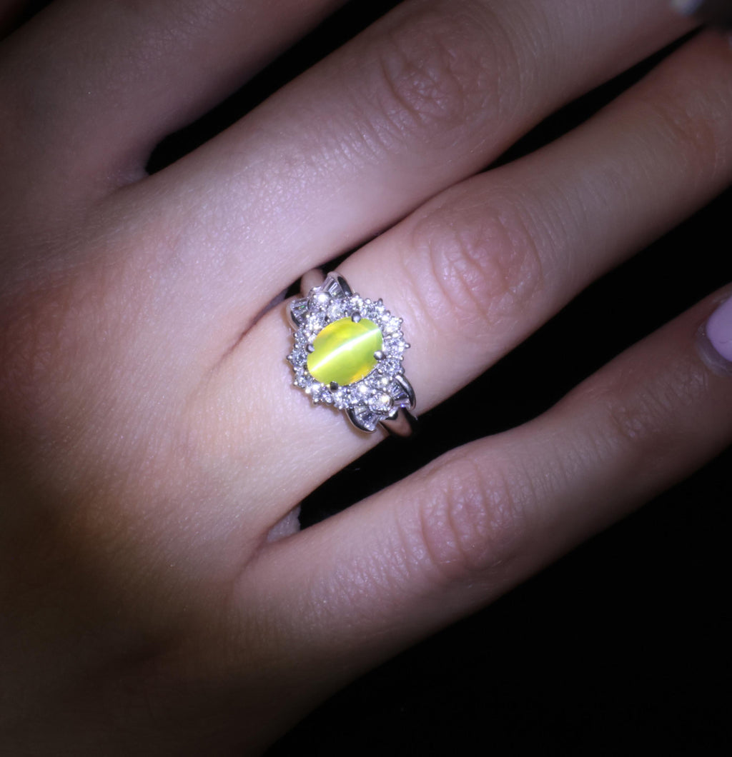 Fine 2.98ct Natural Chrysoberyl Cat's Eye & 0.63ct Diamond Platinum Ring, Size 6