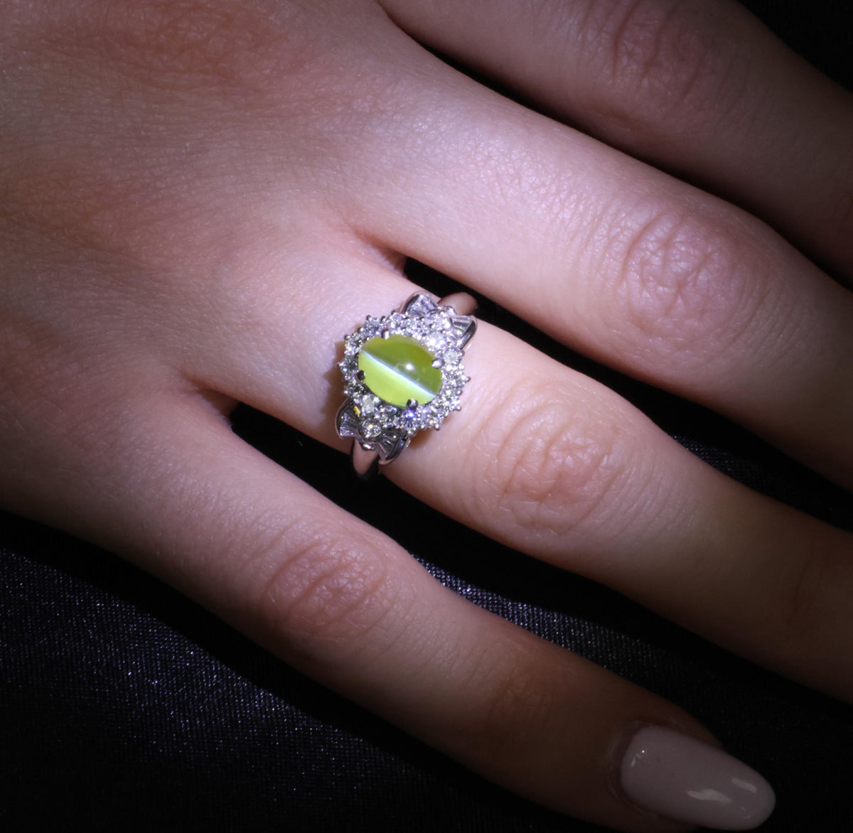 Fine 2.98ct Natural Chrysoberyl Cat's Eye & 0.63ct Diamond Platinum Ring, Size 6