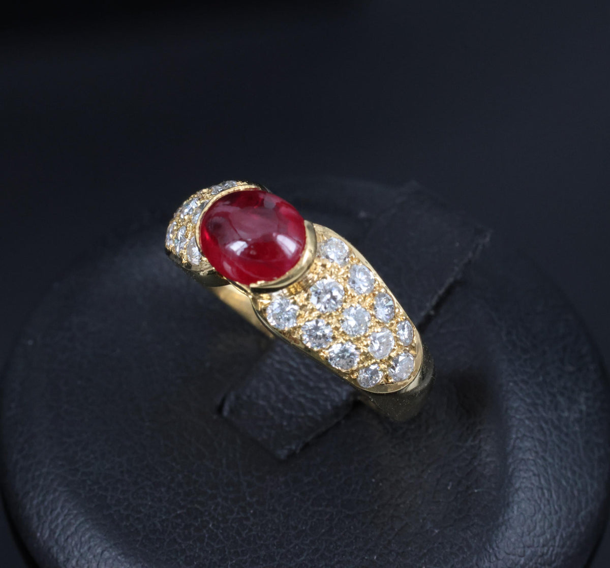 Fine 1.04ct Cabochon Natural Ruby & 0.78ct Diamond 18K Yellow Gold Ring Size 5.5