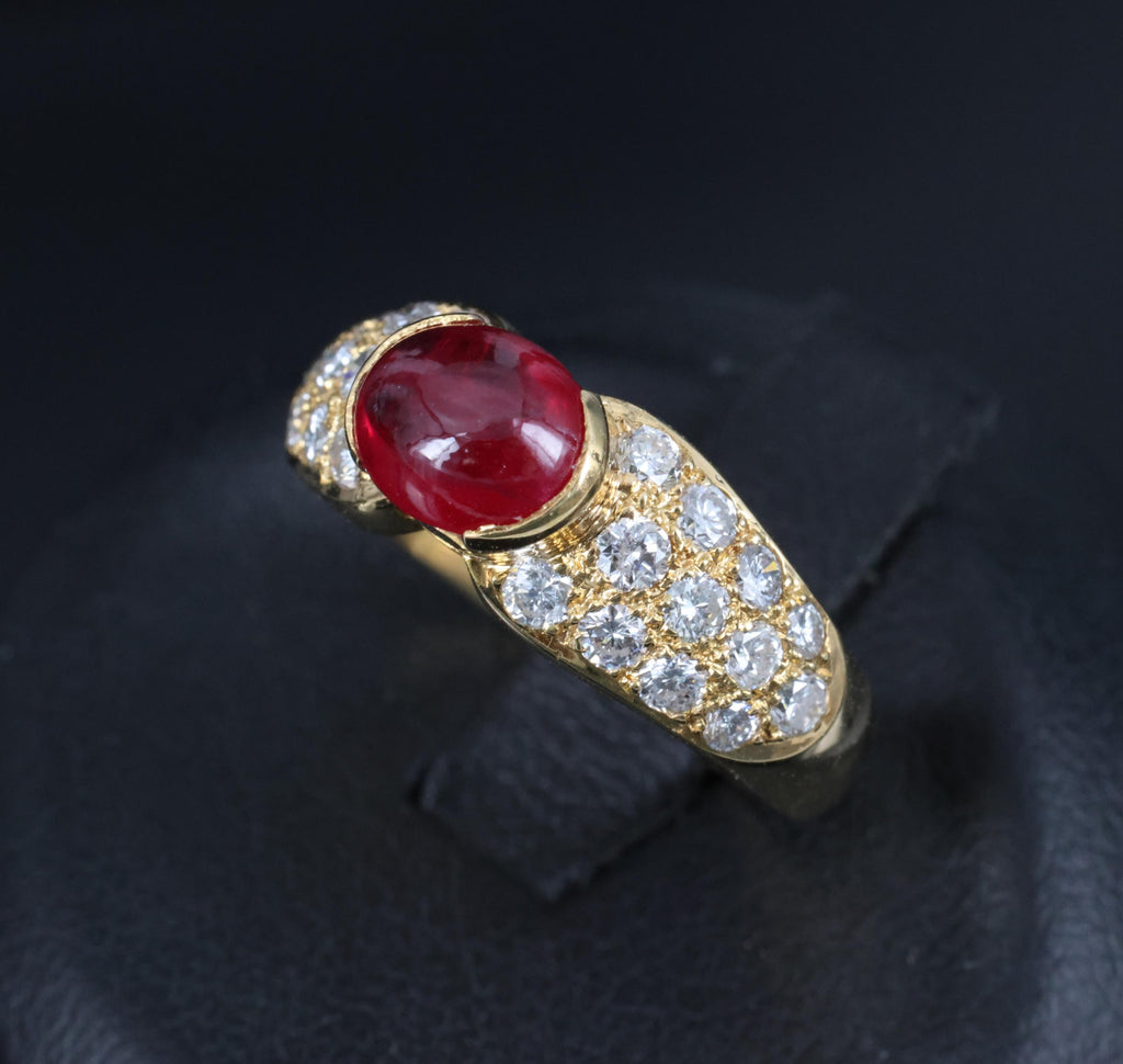 Fine 1.04ct Cabochon Natural Ruby & 0.78ct Diamond 18K Yellow Gold Ring Size 5.5