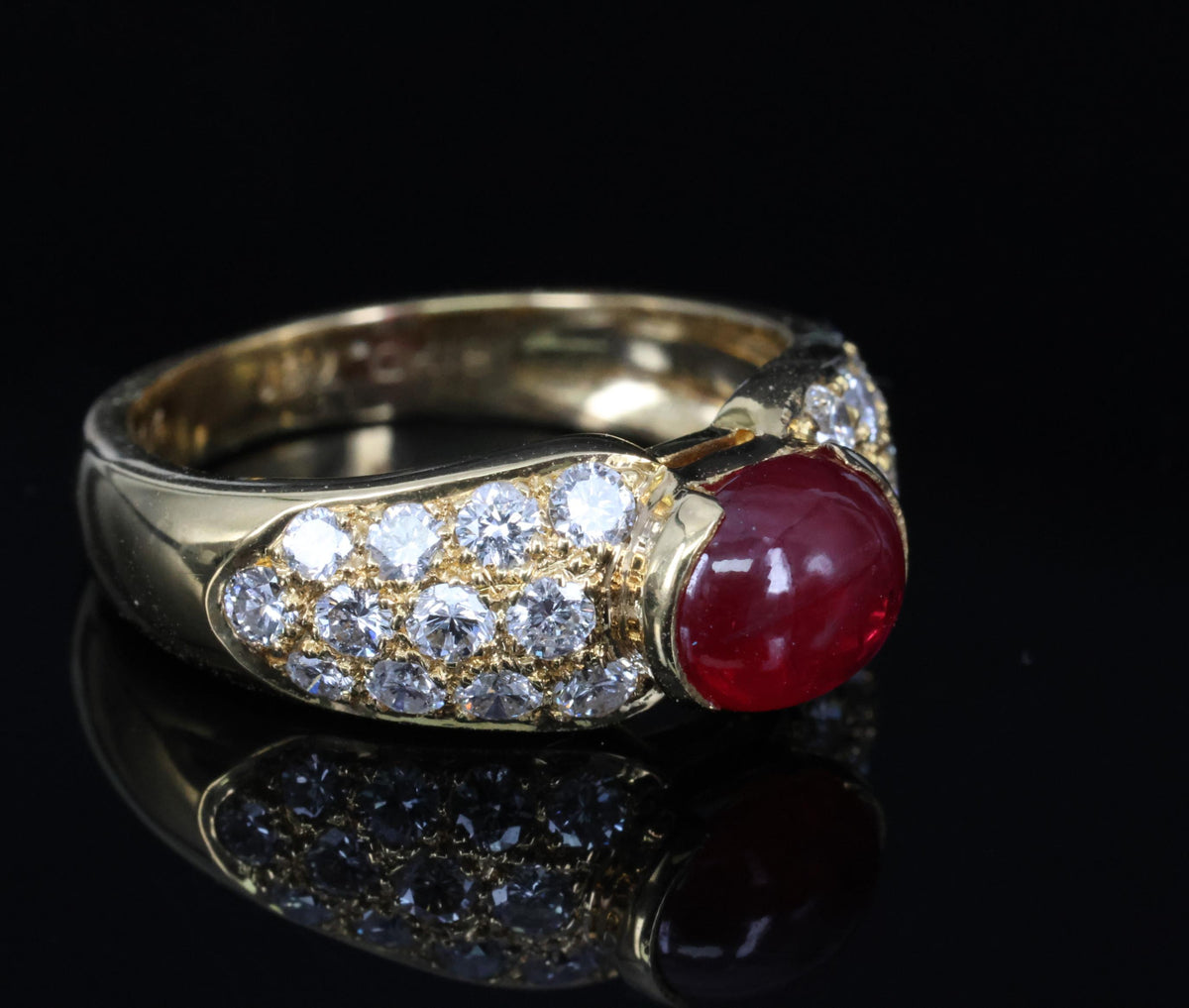 Fine 1.04ct Cabochon Natural Ruby & 0.78ct Diamond 18K Yellow Gold Ring Size 5.5