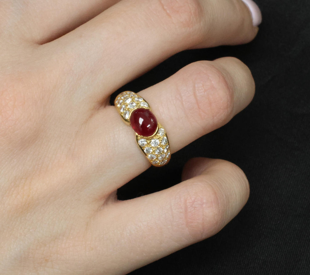 Fine 1.04ct Cabochon Natural Ruby & 0.78ct Diamond 18K Yellow Gold Ring Size 5.5