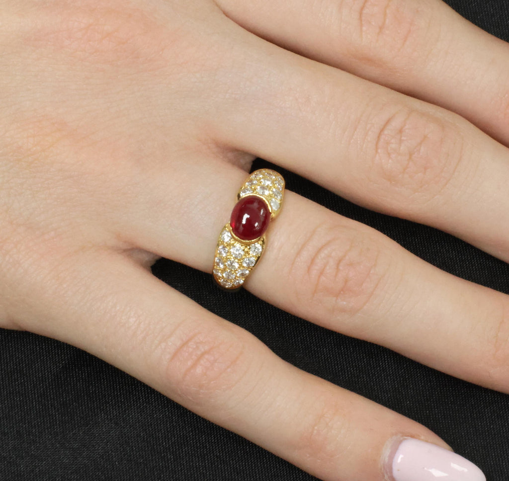 Fine 1.04ct Cabochon Natural Ruby & 0.78ct Diamond 18K Yellow Gold Ring Size 5.5