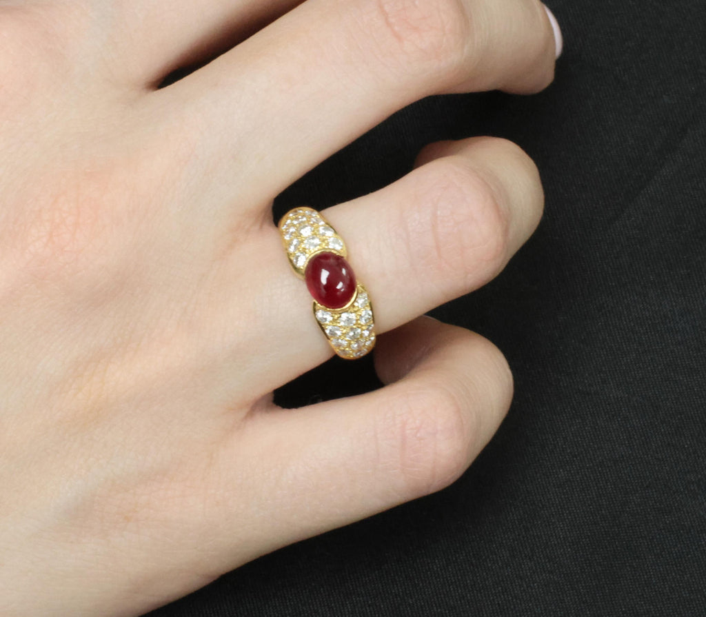 Fine 1.04ct Cabochon Natural Ruby & 0.78ct Diamond 18K Yellow Gold Ring Size 5.5