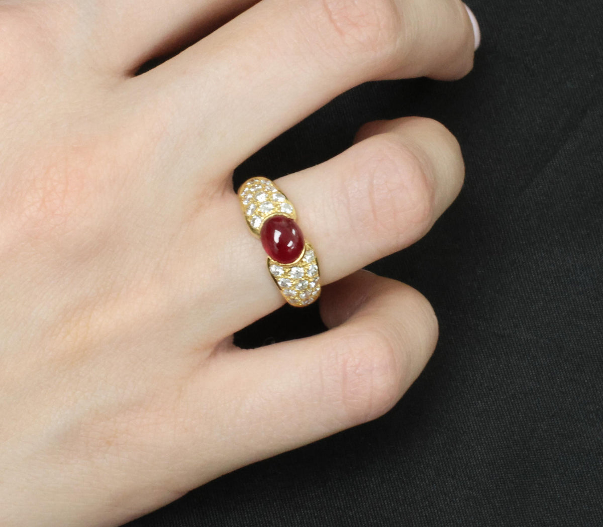 Fine 1.04ct Cabochon Natural Ruby & 0.78ct Diamond 18K Yellow Gold Ring Size 5.5