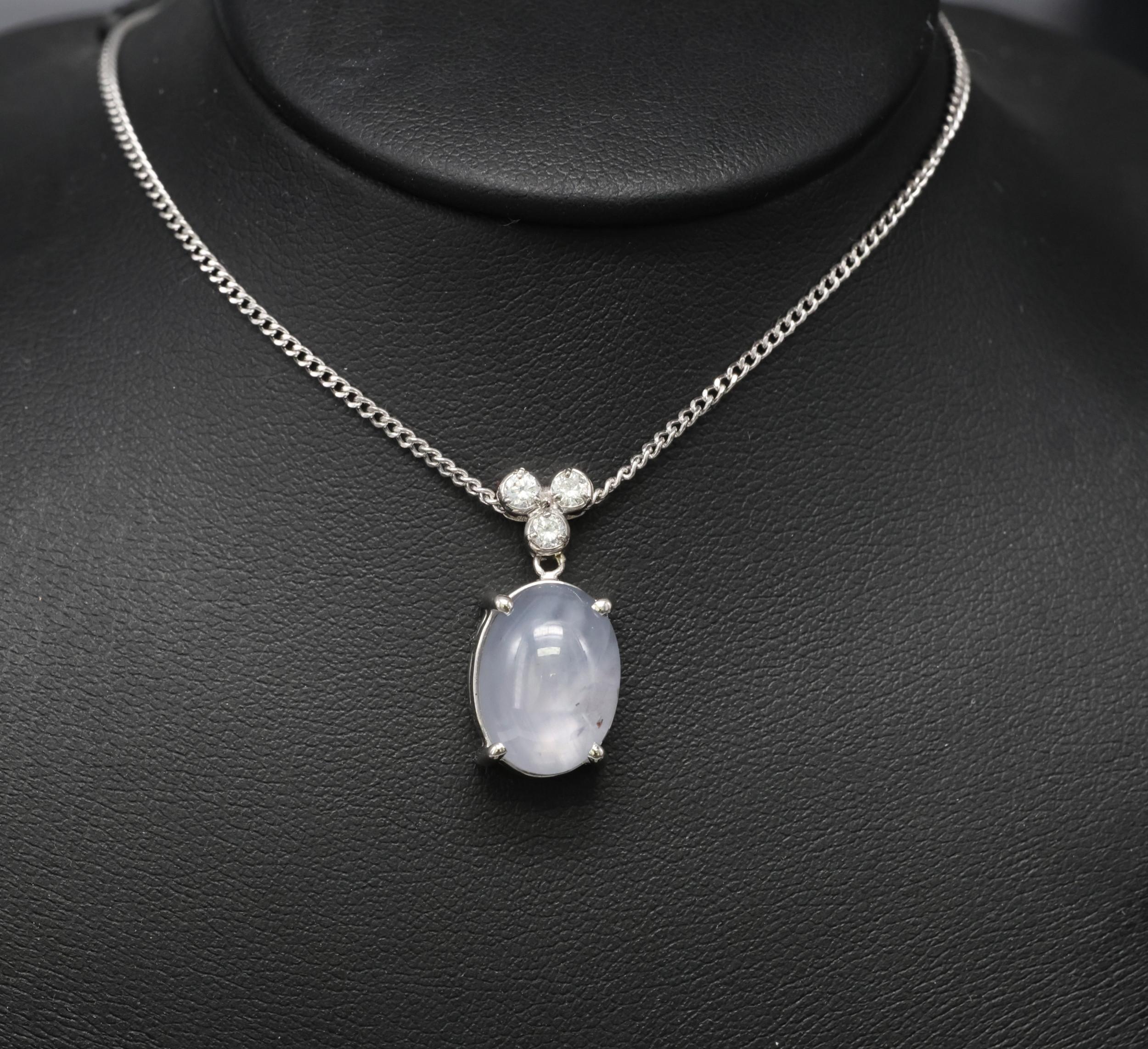 Vintage 11.33ct Natural Star Sapphire 0.19ct Diamond Platinum 15.5 Inch Necklace