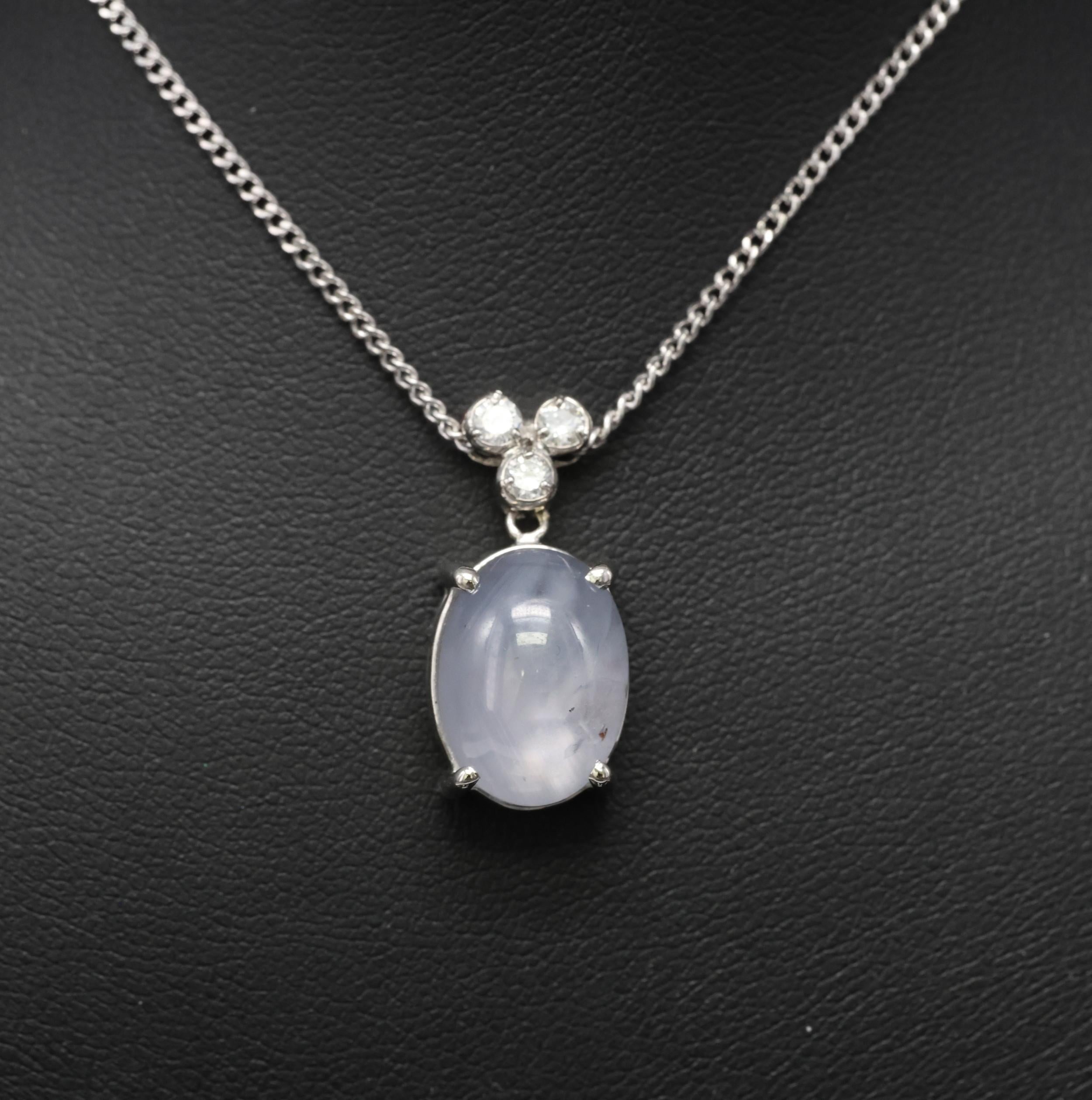 Vintage 11.33ct Natural Star Sapphire 0.19ct Diamond Platinum 15.5 Inch Necklace