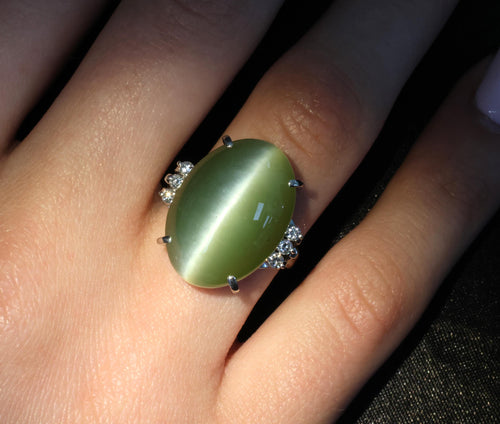 15.84ct Nephrite Jade Cat's Eye & 0.17ct Diamond Platinum Ring, Size 6.75