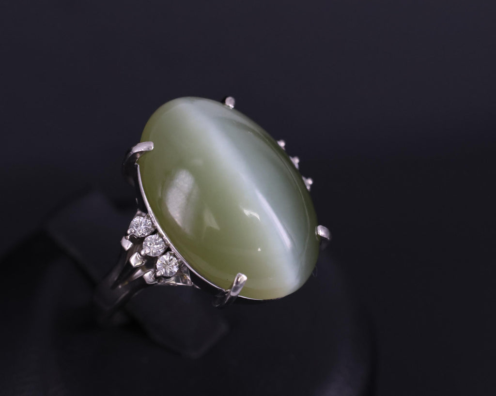 15.84ct Nephrite Jade Cat's Eye & 0.17ct Diamond Platinum Ring, Size 6.75