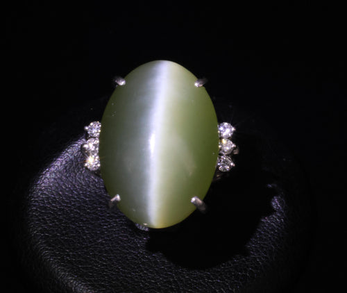 15.84ct Nephrite Jade Cat's Eye & 0.17ct Diamond Platinum Ring, Size 6.75