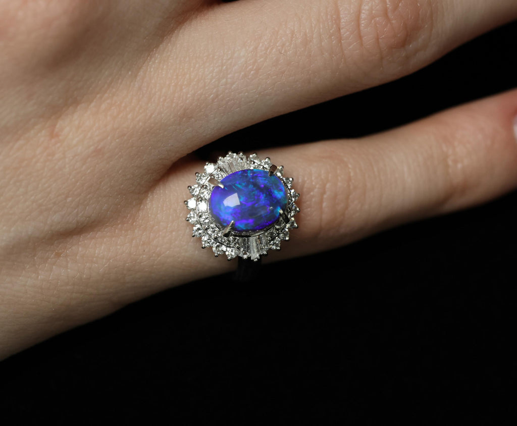 Vintage 3.60ct Natural Black Opal 0.81ct Diamond Platinum Ring Size 4