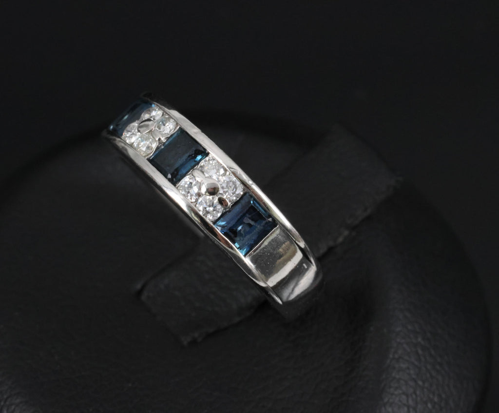 Vintage 0.68ct Natural Blue Sapphire 0.18ct Diamond Platinum 4.9mm Band Size 5.5