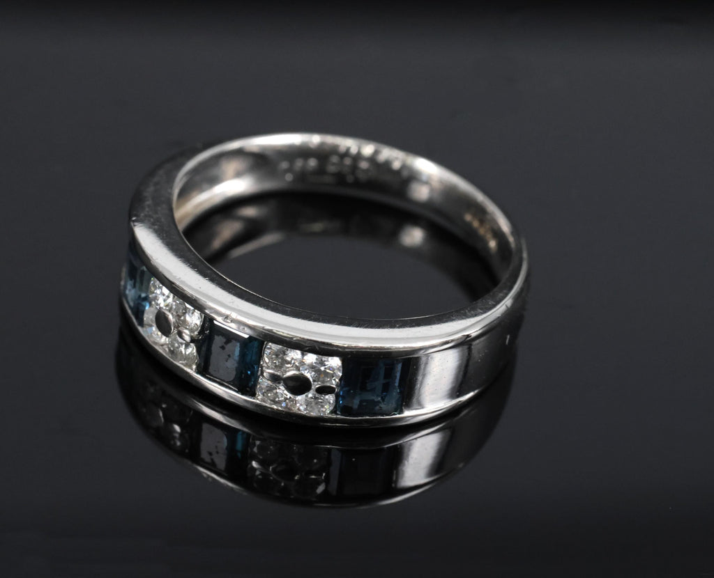Vintage 0.68ct Natural Blue Sapphire 0.18ct Diamond Platinum 4.9mm Band Size 5.5