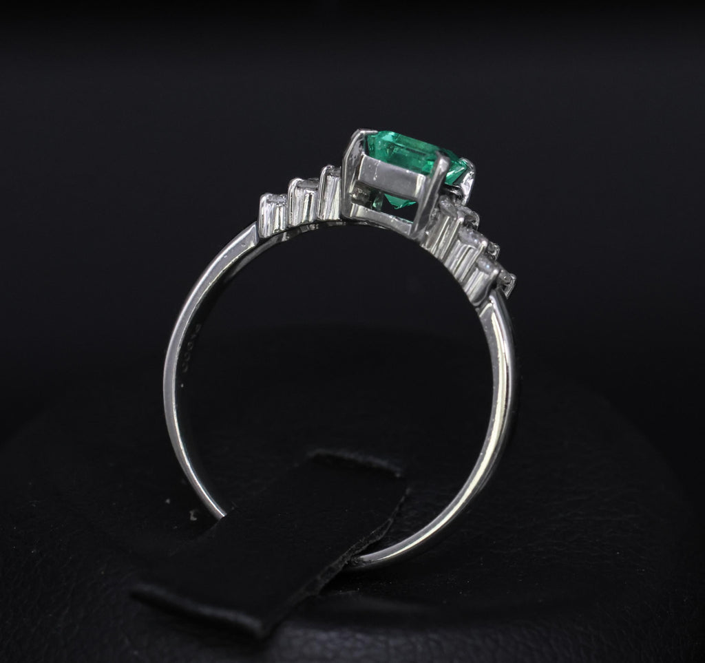 Fine Vintage 0.60ct Colombian Emerald & 0.20ct Diamond Platinum Ring Size 7