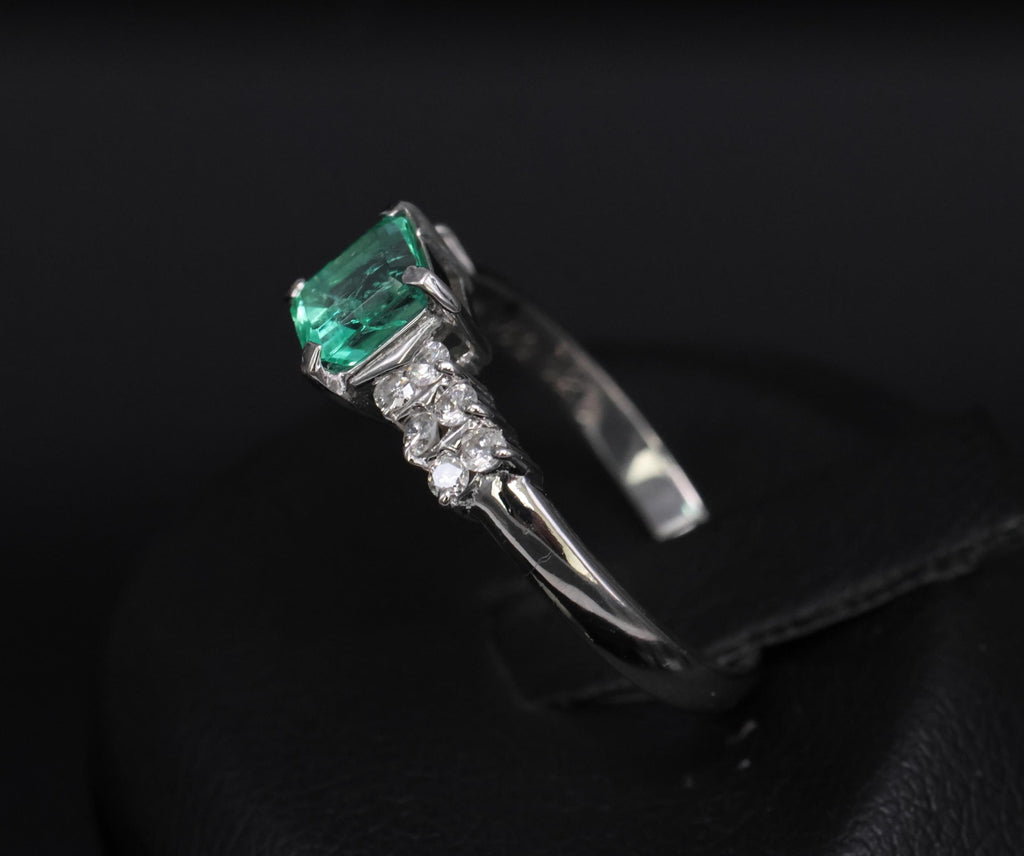 Fine Vintage 0.60ct Colombian Emerald & 0.20ct Diamond Platinum Ring Size 7