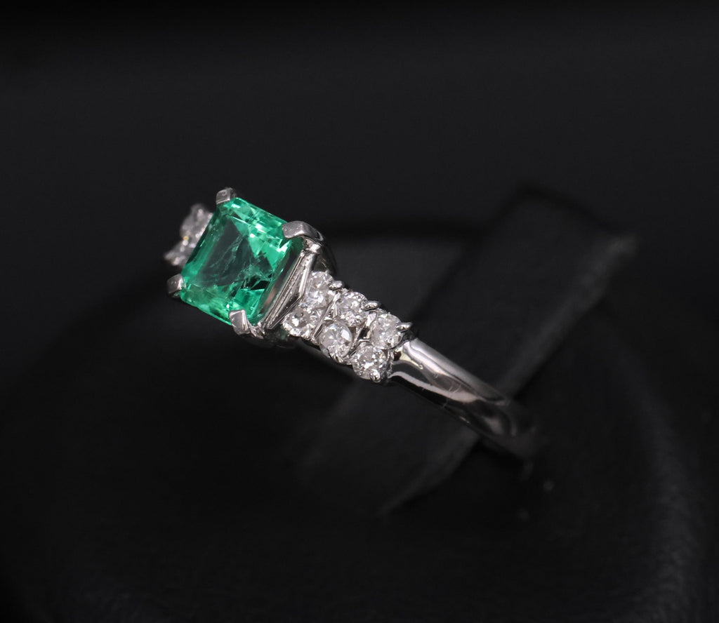 Fine Vintage 0.60ct Colombian Emerald & 0.20ct Diamond Platinum Ring Size 7