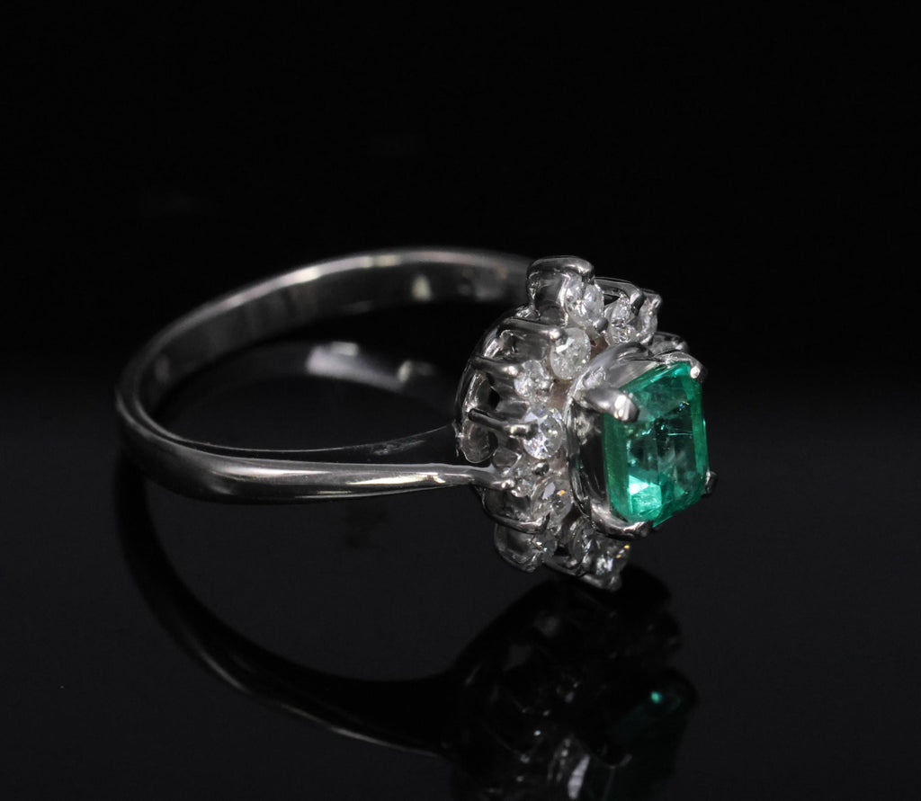 Fine Vintage 0.60ct Colombian Emerald 0.26ct Diamond Platinum Ring Size 4.75