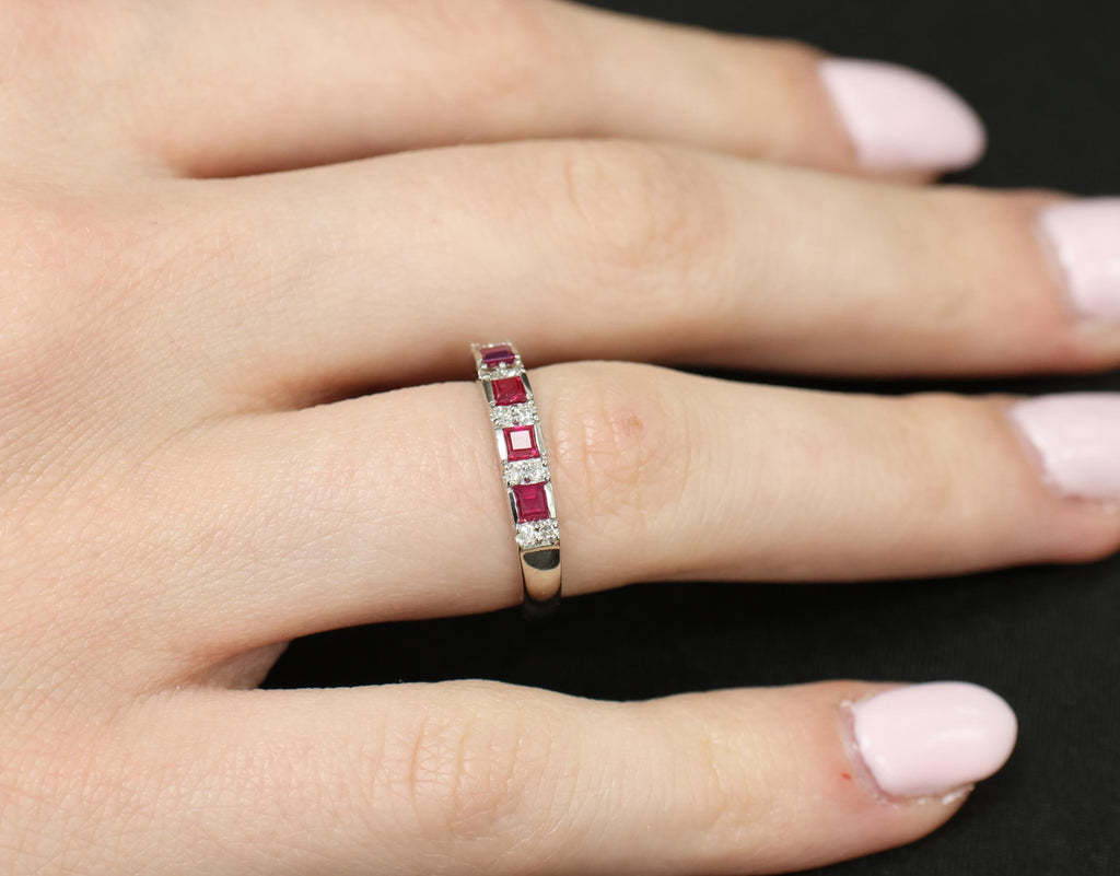 Vintage 0.55ct Vivid Red Ruby & 0.15ct Diamond Platinum 3.5mm Band Size 6.25