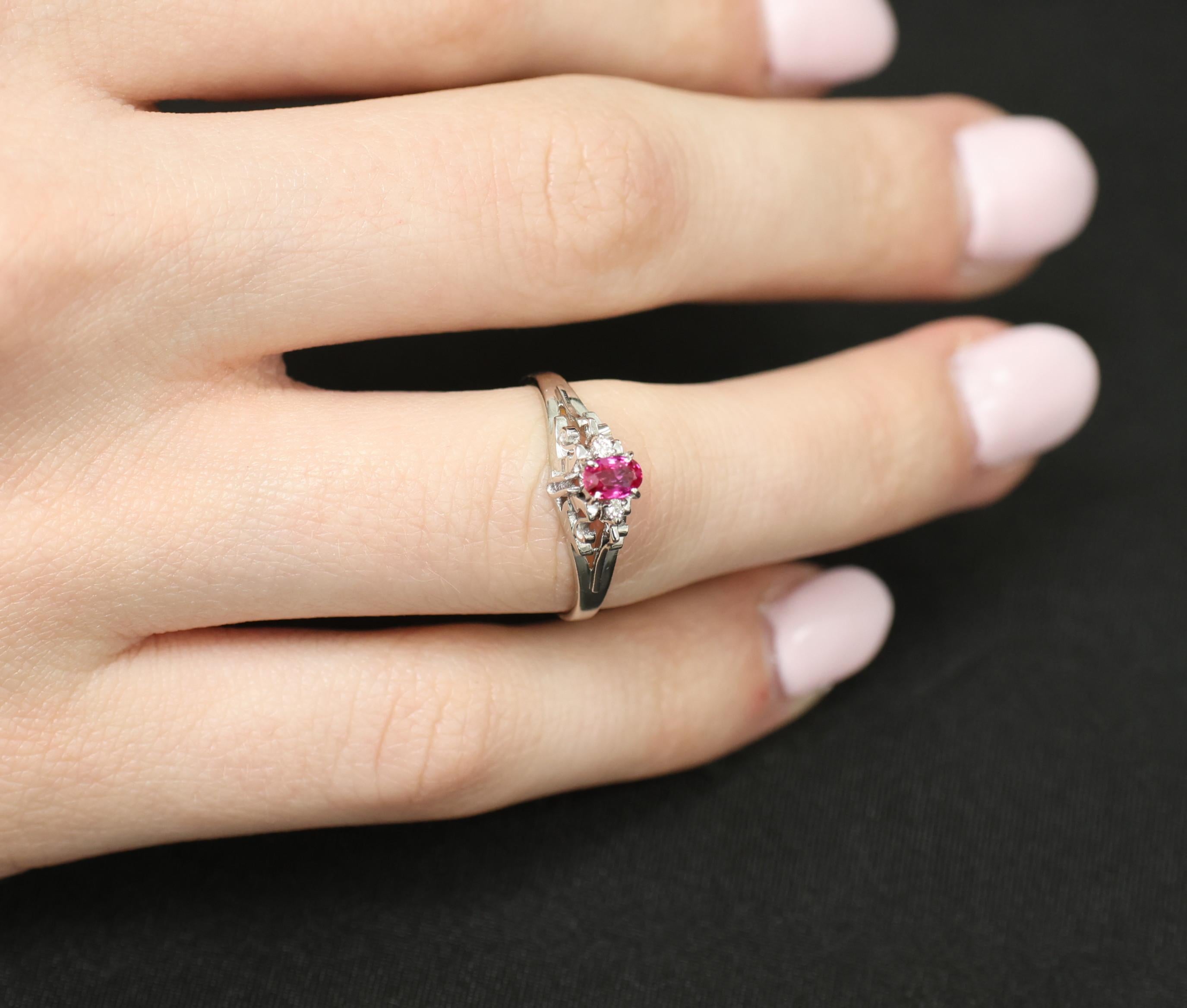 Vintage 0.28ct Vivid Red Natural Ruby & 0.04ct Diamond Platinum Ring Size 6
