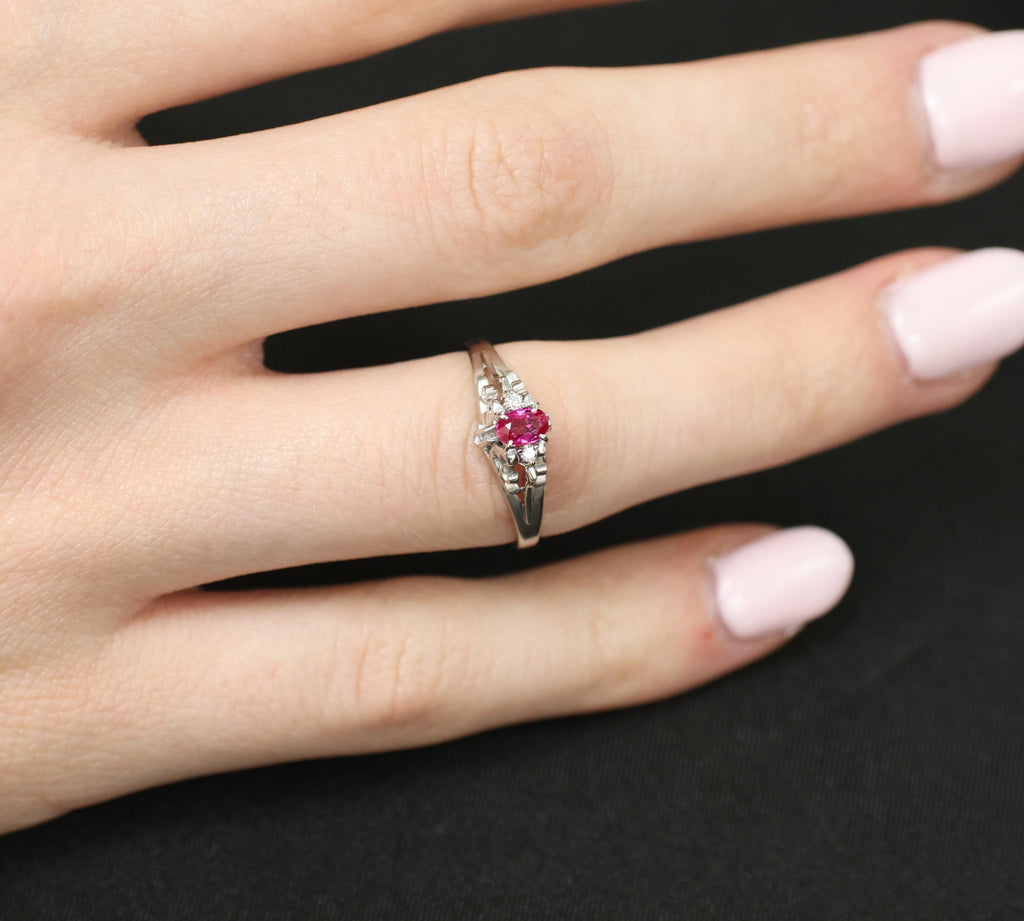 Vintage 0.28ct Vivid Red Natural Ruby & 0.04ct Diamond Platinum Ring Size 6