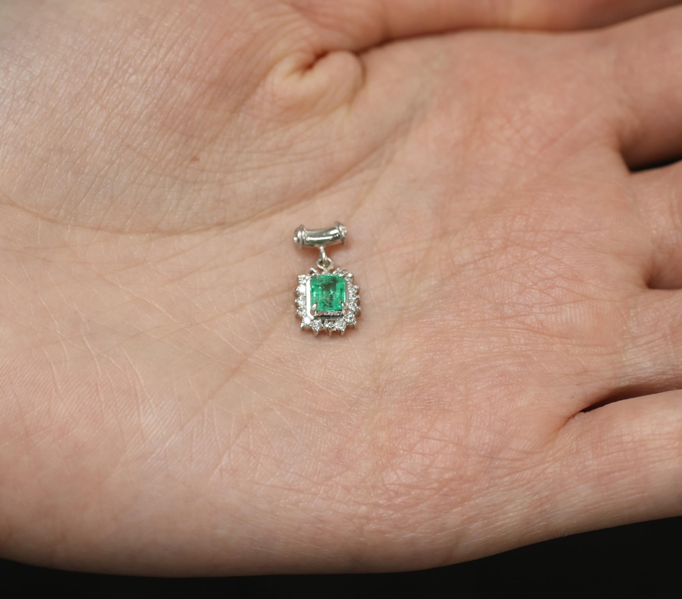 Fine Vintage 0.47 Colombian Emerald & 0.16 Diamond Platinum Pendant 2.0 Grams