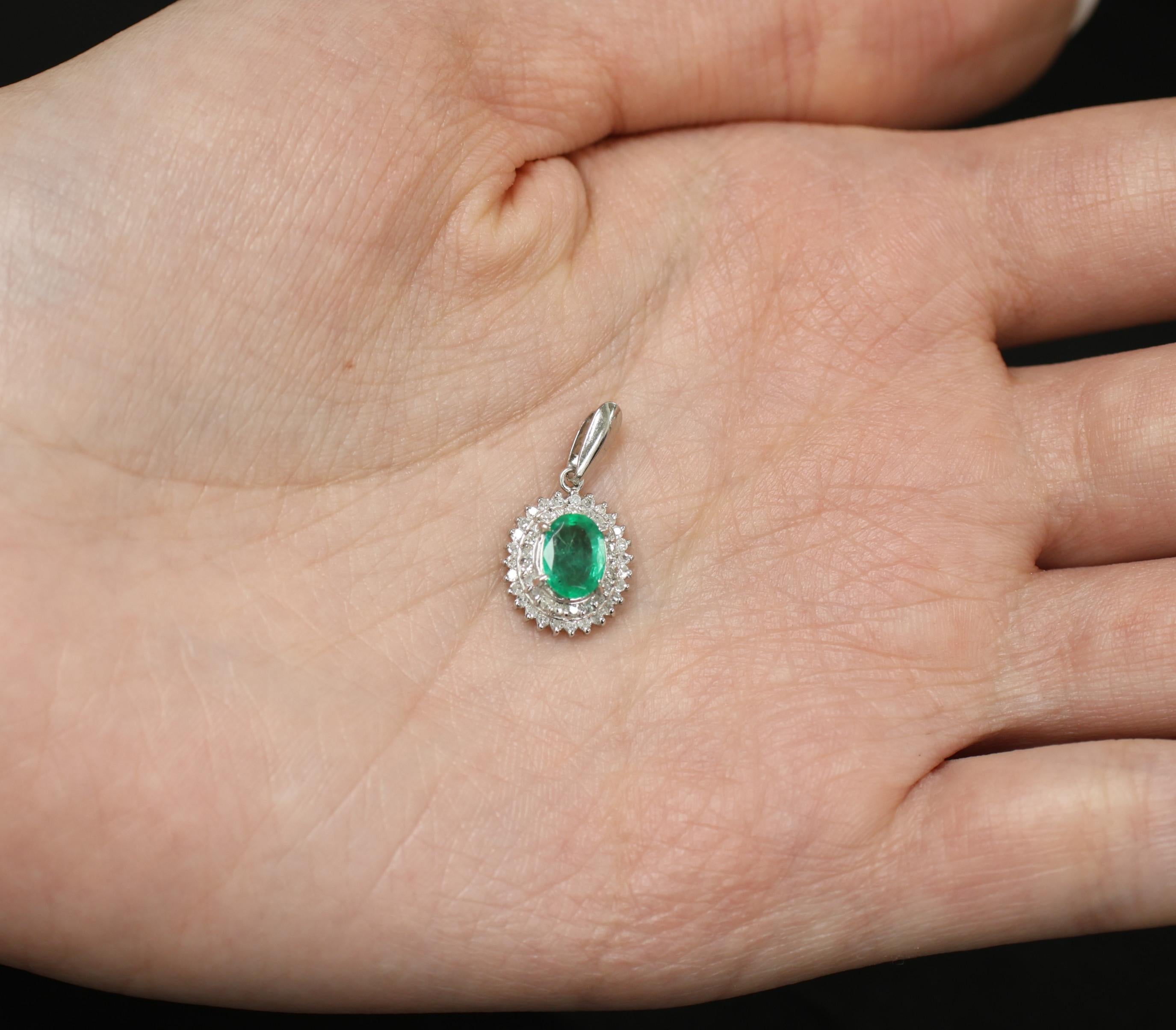 Vintage 0.75ct Oval Emerald & 0.22 Diamond Platinum Slide Pendant 2.04 Grams