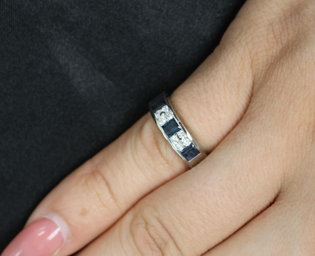 Vintage 0.68ct Natural Blue Sapphire 0.18ct Diamond Platinum 4.9mm Band Size 5.5