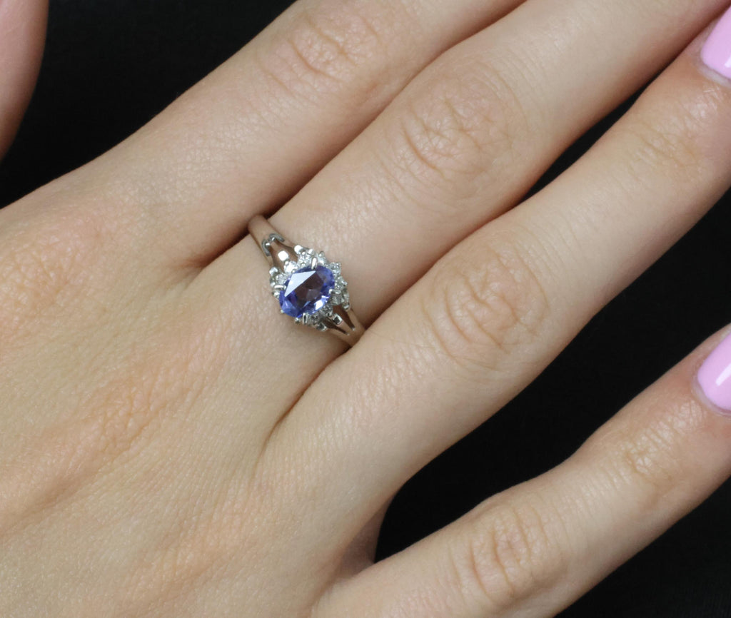 0.97ct Natural Violet Blue Sapphire & 0.17ct Diamond Platinum Ring Size 8.25