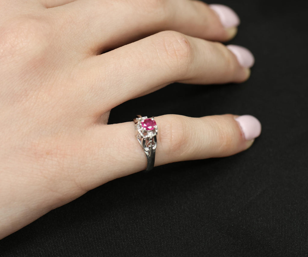 Vintage 0.30ct Ruby & 0.06ct Diamond Handmade Platinum Ring Size 6.25, 3.54g