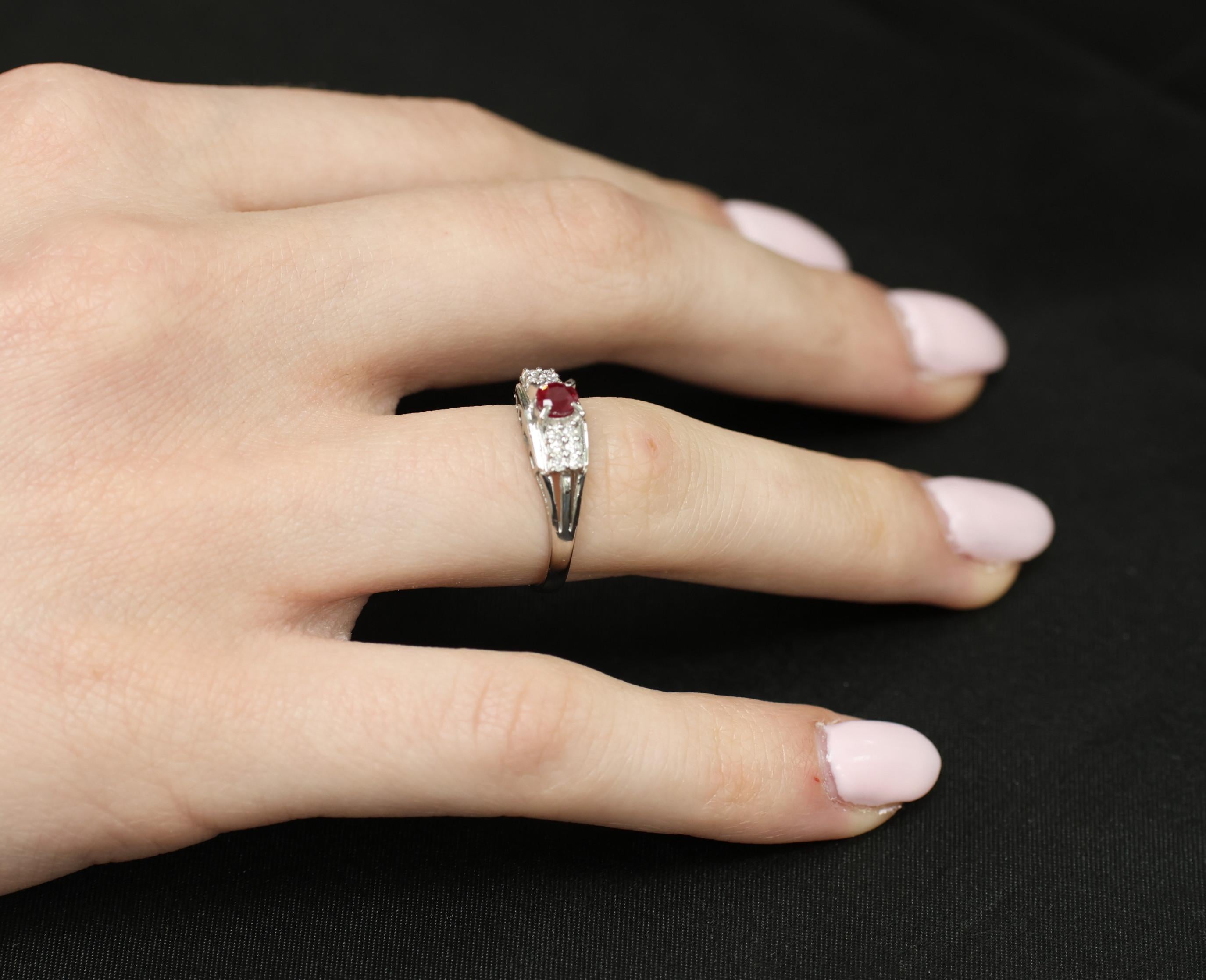 Vintage 0.40ct Vivid Red Ruby & 0.12ct Diamond Platinum Ring Size 6.75. 3.93g