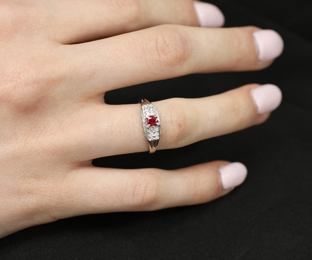Vintage 0.40ct Vivid Red Ruby & 0.12ct Diamond Platinum Ring Size 6.75. 3.93g