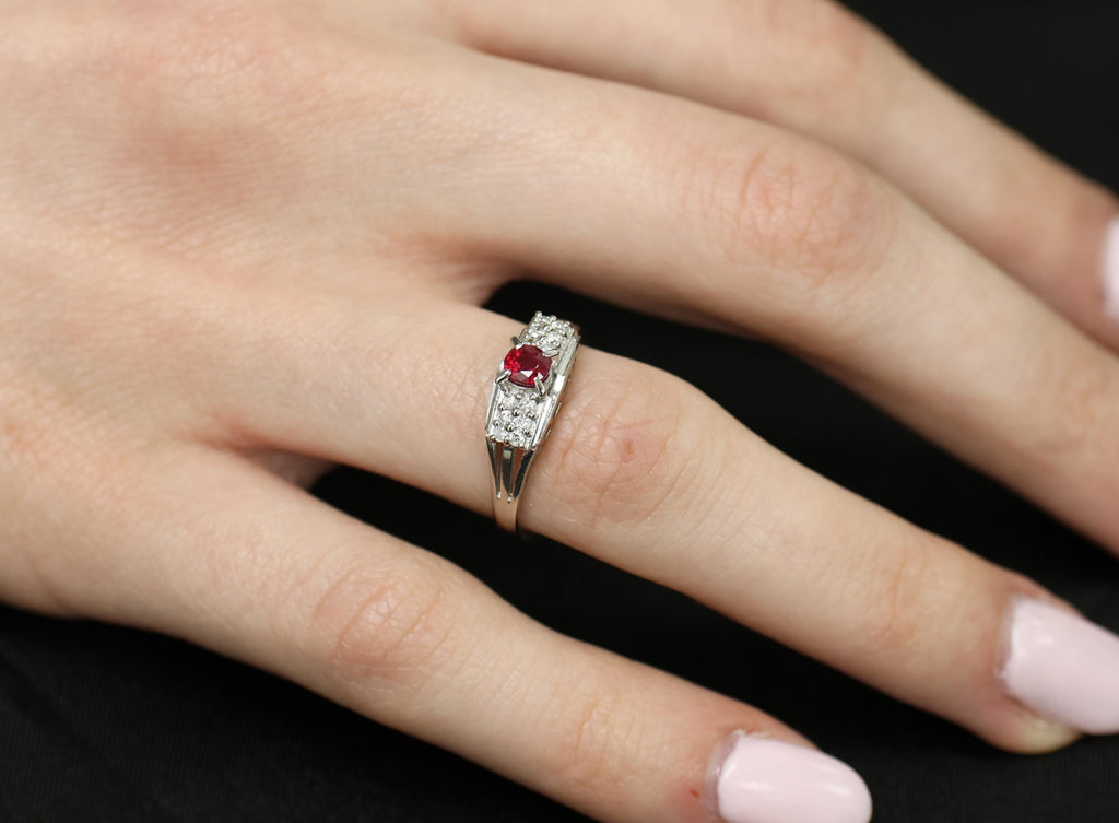 Vintage 0.40ct Vivid Red Ruby & 0.12ct Diamond Platinum Ring Size 6.75. 3.93g