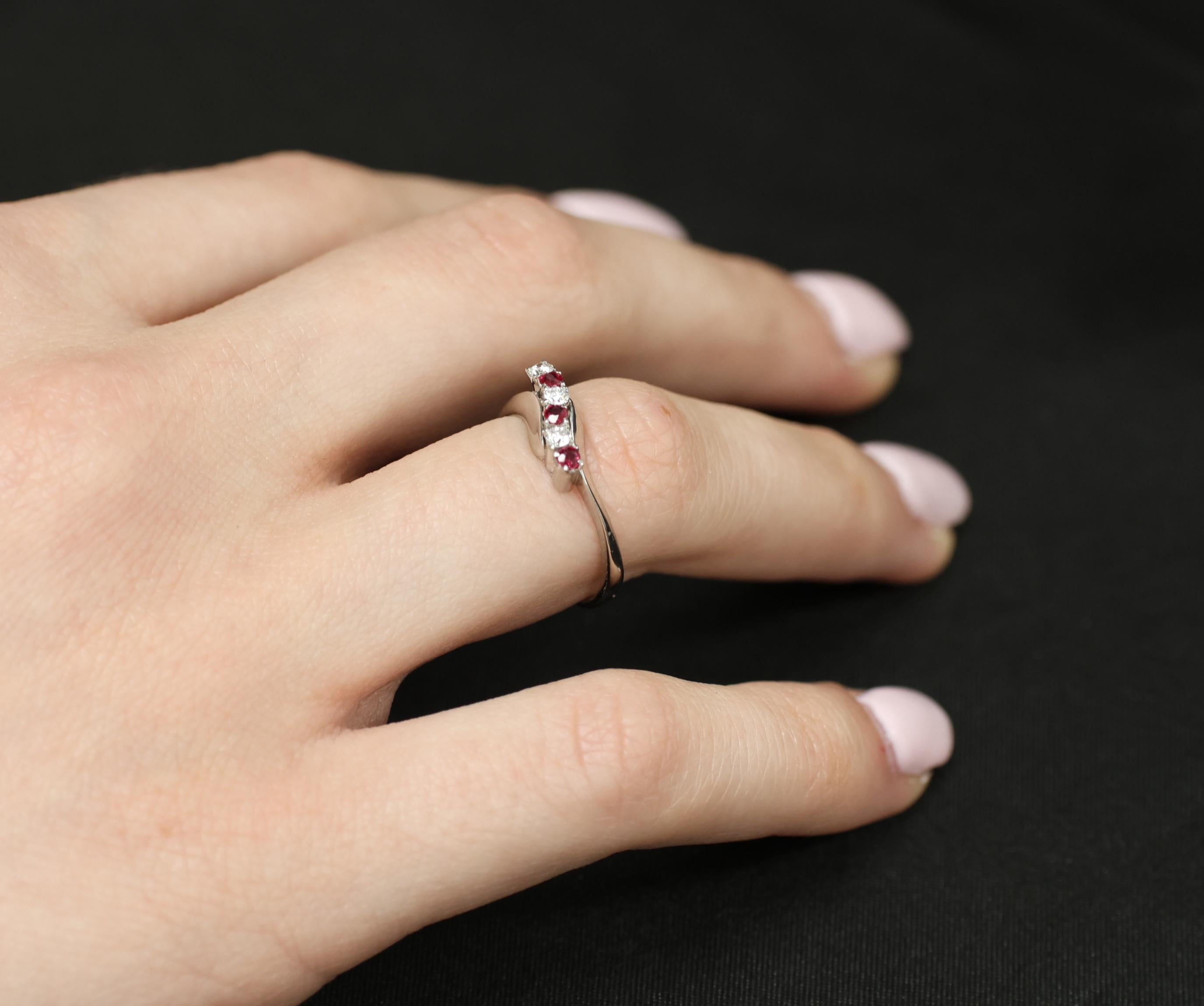 Vintage 0.19ct Ruby & 0.17ct Diamond Platinum Wavy Ring Size 6.5, 3.29g