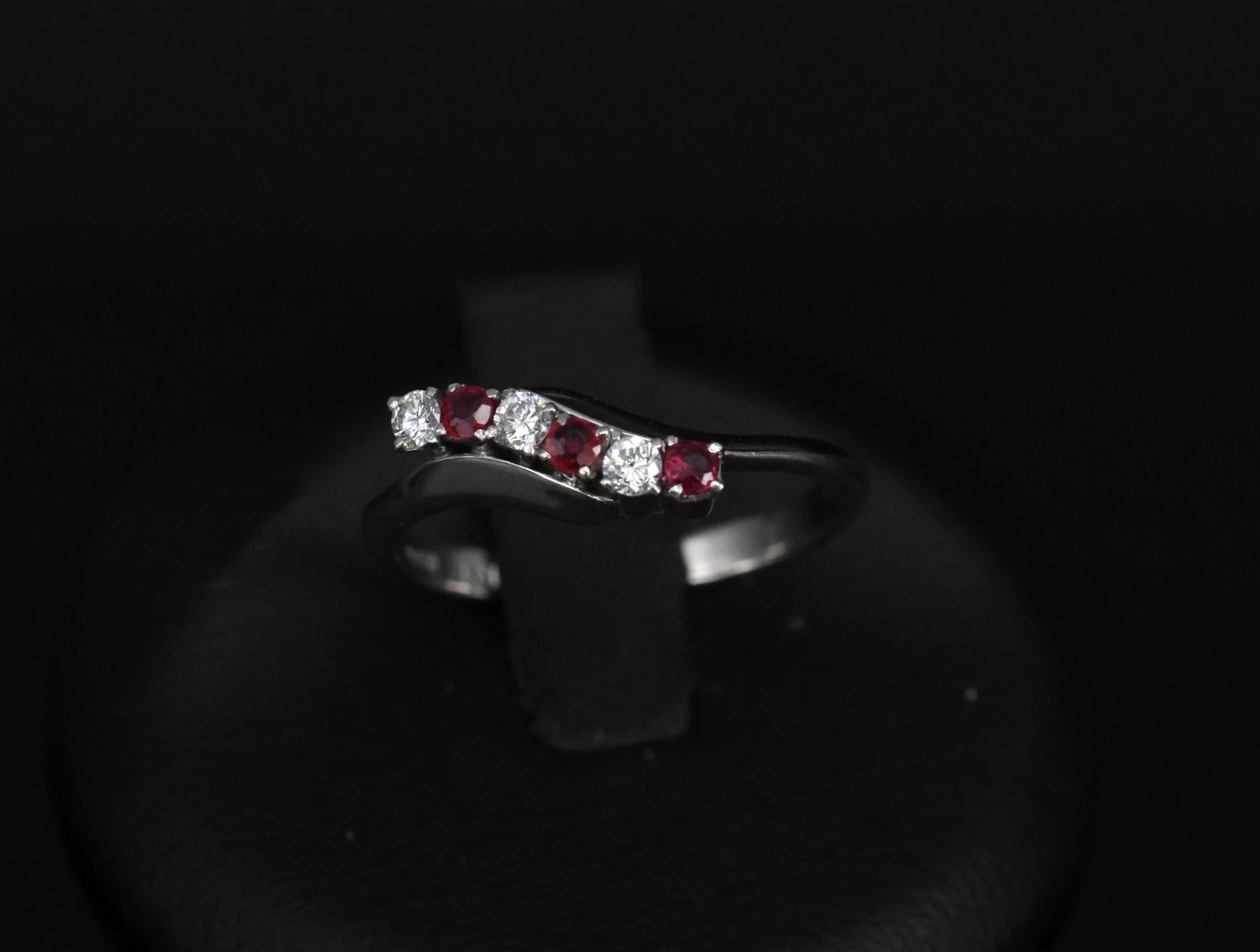 Vintage 0.19ct Ruby & 0.17ct Diamond Platinum Wavy Ring Size 6.5, 3.29g