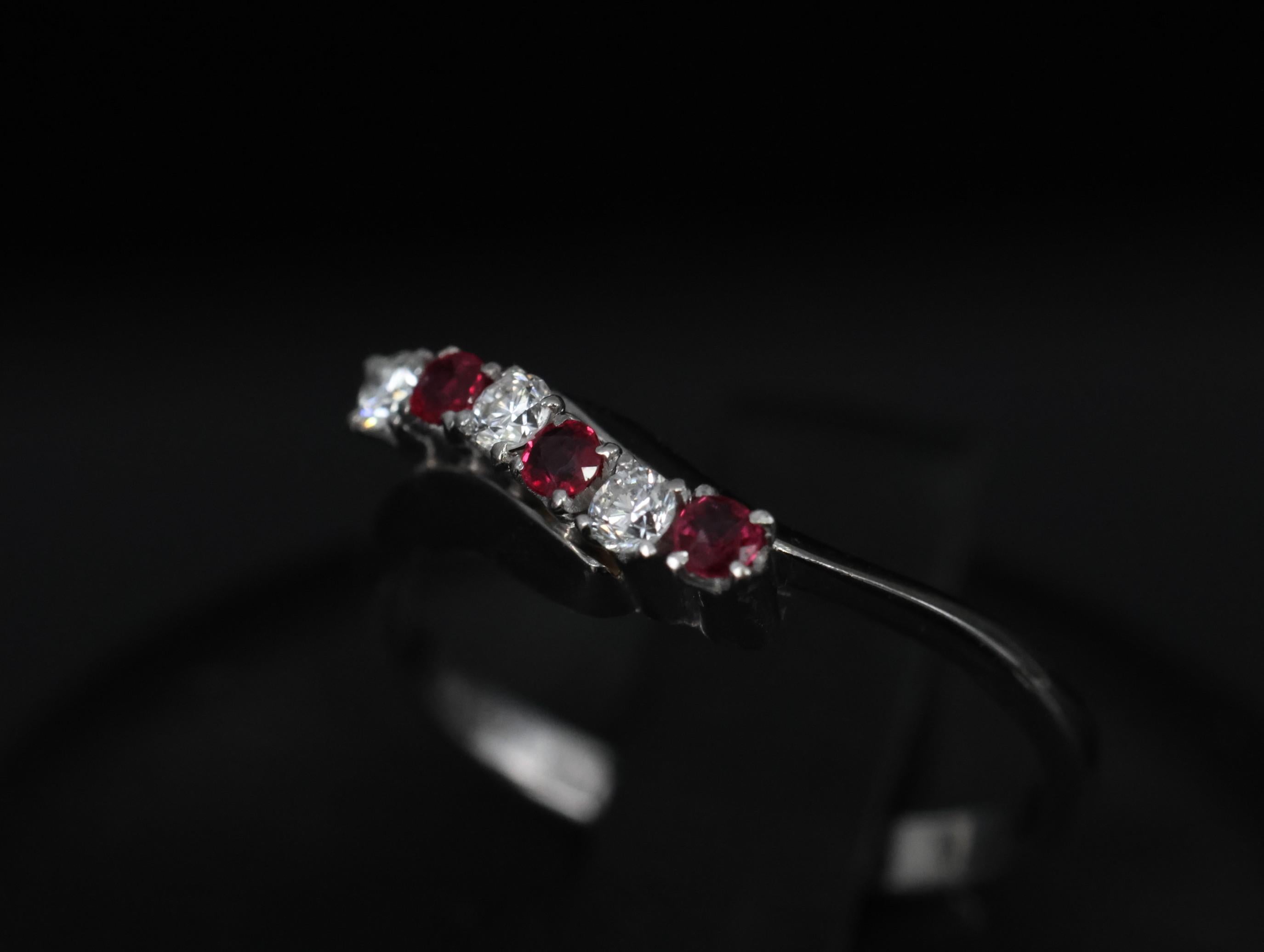 Vintage 0.19ct Ruby & 0.17ct Diamond Platinum Wavy Ring Size 6.5, 3.29g