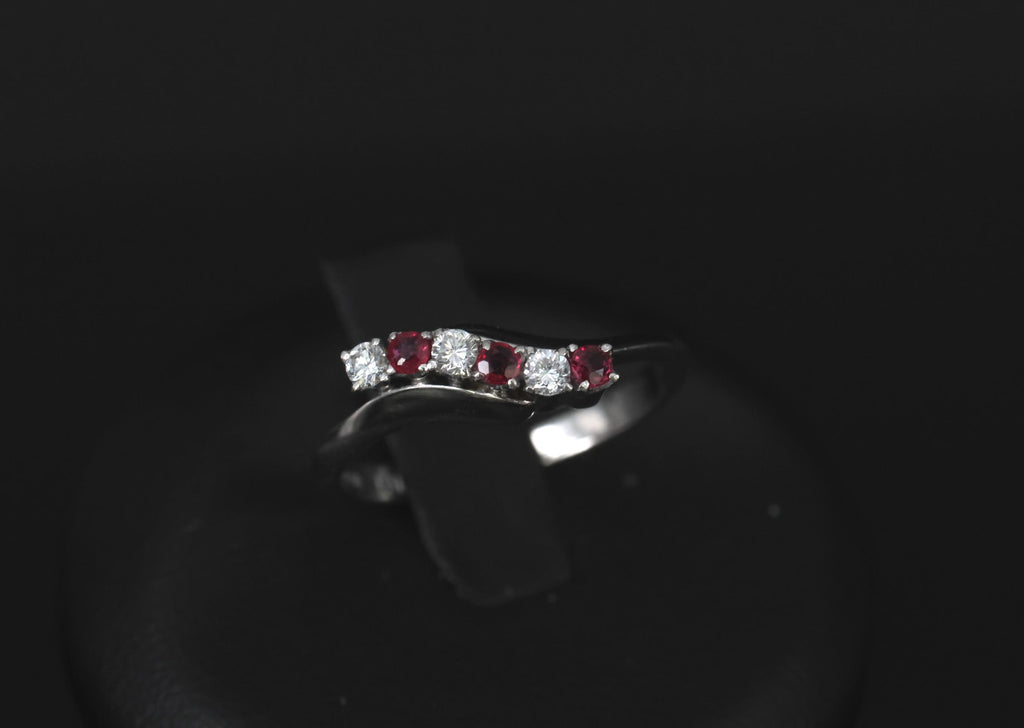 Vintage 0.19ct Ruby & 0.17ct Diamond Platinum Wavy Ring Size 6.5, 3.29g