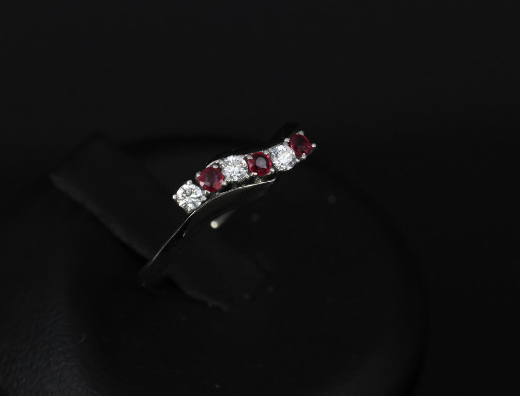 Vintage 0.19ct Ruby & 0.17ct Diamond Platinum Wavy Ring Size 6.5, 3.29g