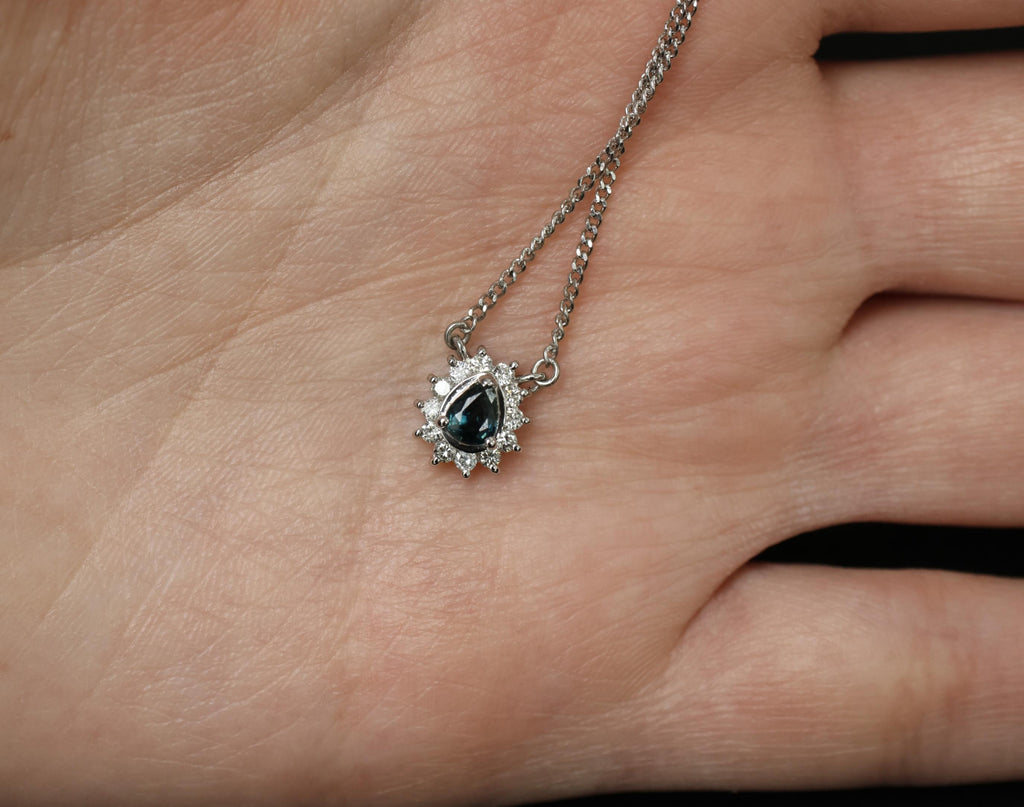 0.41ct Blue Green Sapphire & 0.20ct Diamond 16 inch Platinum Necklace, 4.37g
