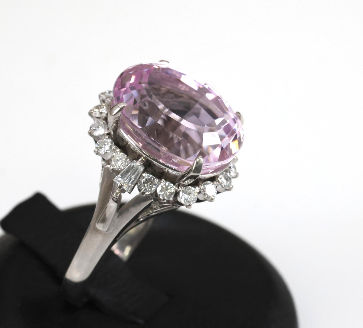 Exquisite 12.28ct Natural Kunzite & 0.64ct Diamond Platinum Ring, Size 6.25