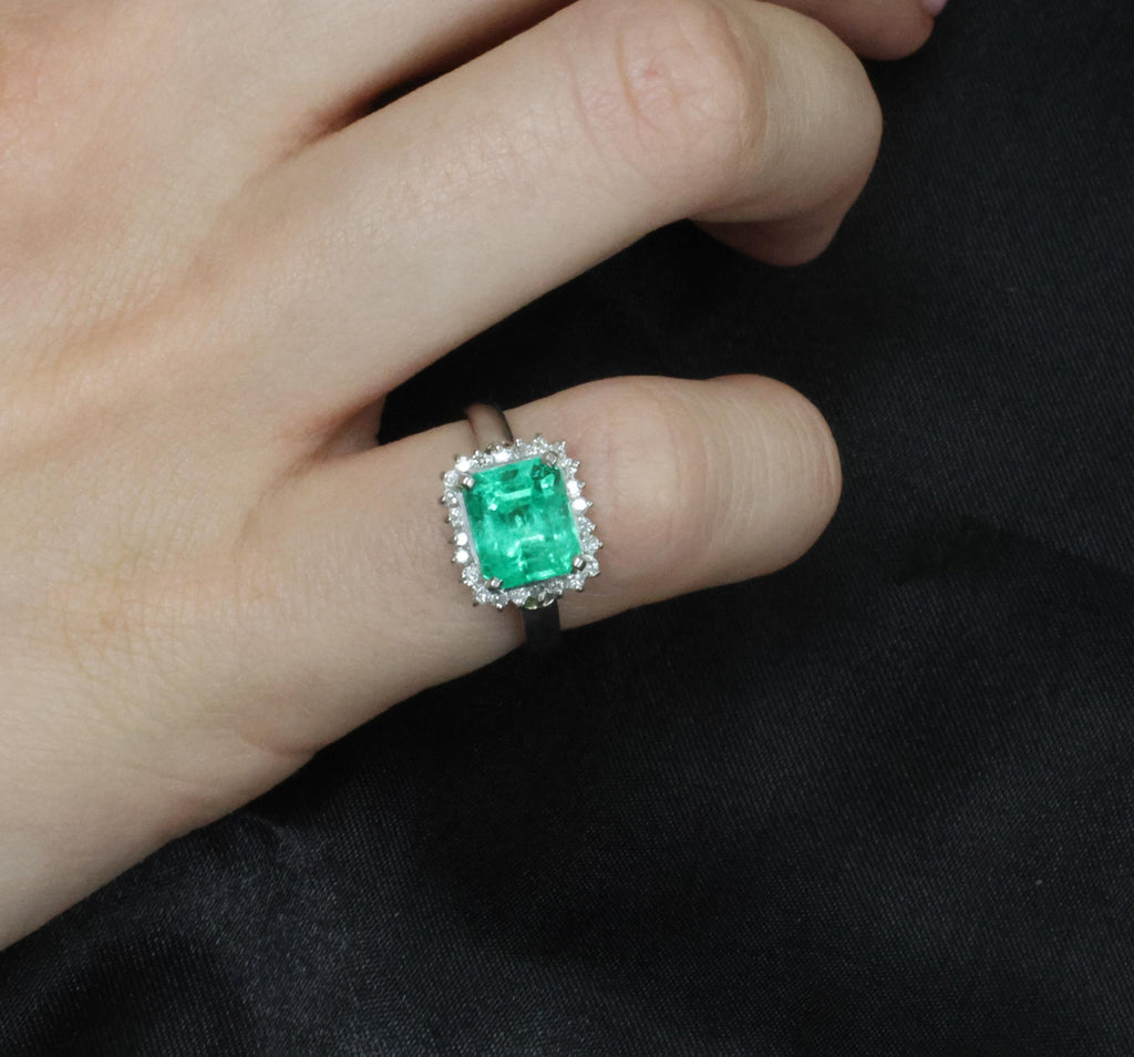 Fine 2.05ct GIA Natural Colombian Emerald 0.19ct Diamond Platinum Ring Size 4.5
