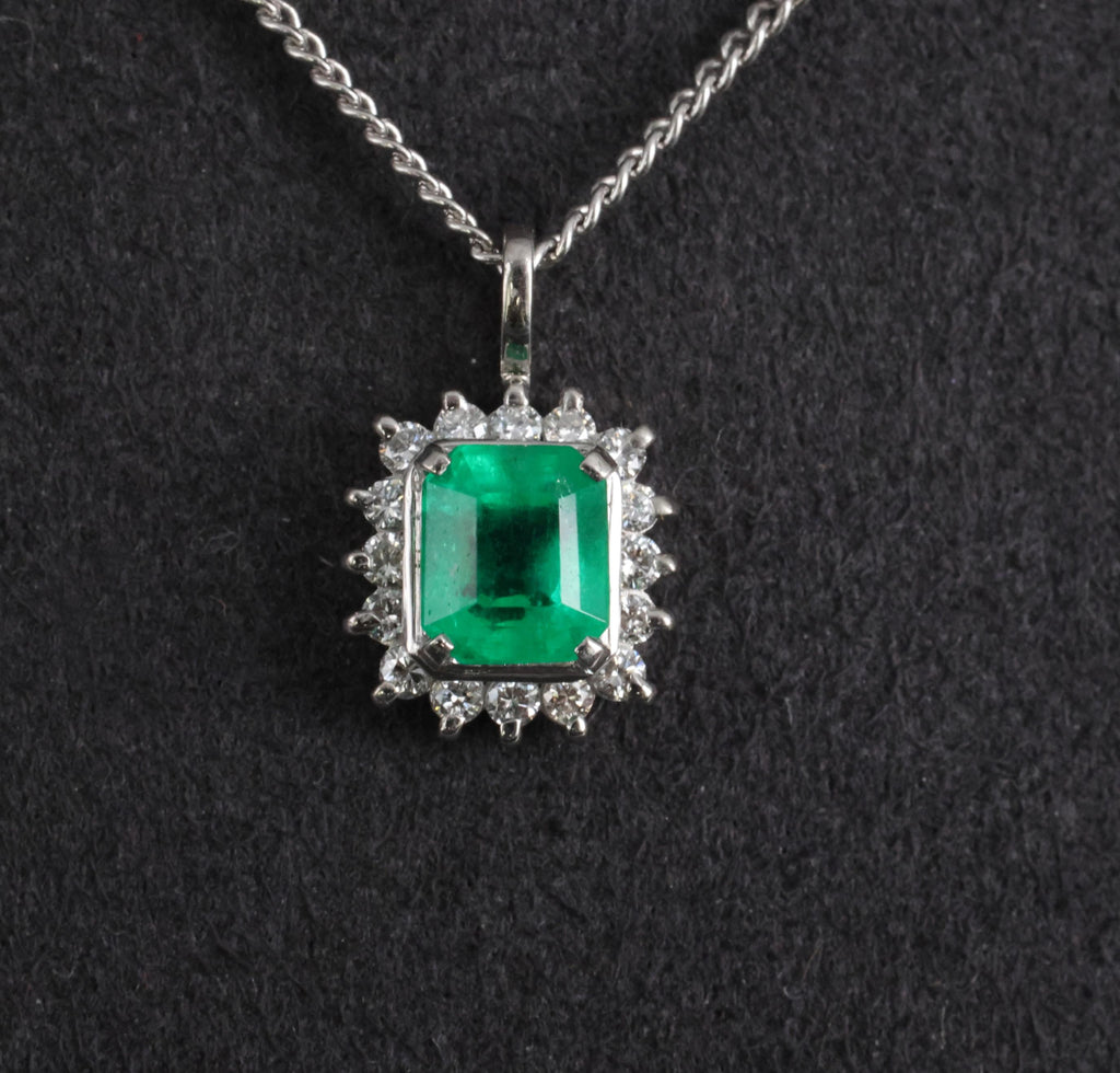 Estate 0.84ct Natural Colombian Emerald & 0.18ct Diamond Halo Platinum Necklace