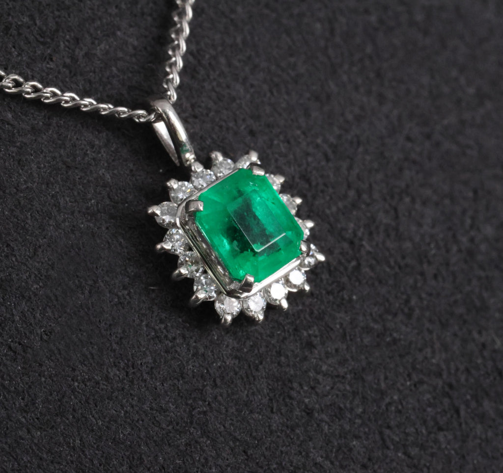 Estate 0.84ct Natural Colombian Emerald & 0.18ct Diamond Halo Platinum Necklace