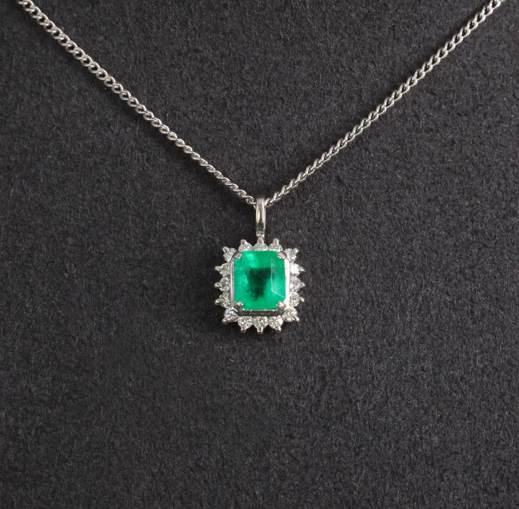 Estate 0.84ct Natural Colombian Emerald & 0.18ct Diamond Halo Platinum Necklace