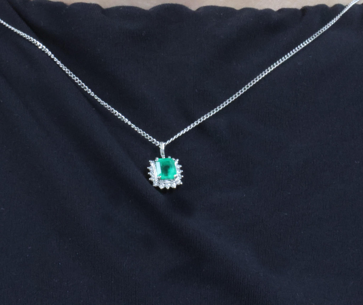 Estate 0.84ct Natural Colombian Emerald & 0.18ct Diamond Halo Platinum Necklace